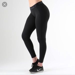 Black Gymshark leggings